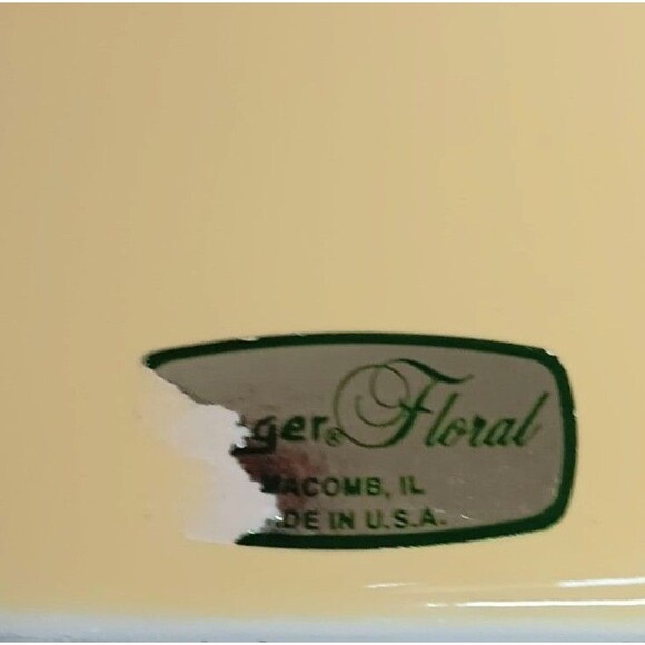 Vintage 2003 Haeger Yellow Pottery Pillow Vase Rectangular With Curved Sides 8" - Picture 8 of 13